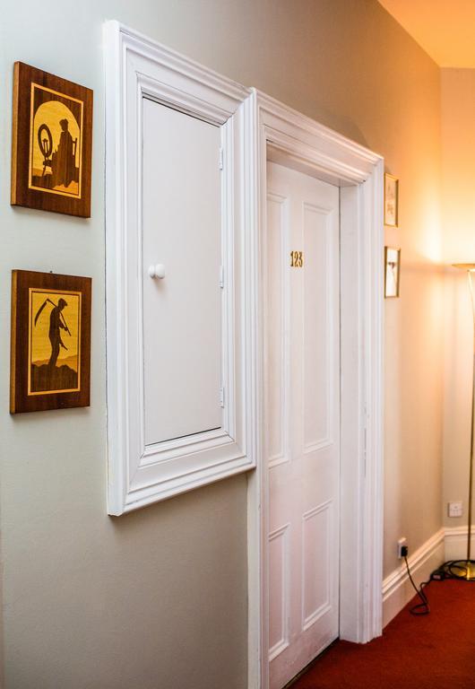 Byrnes Wine Dine Stay Ennistimon Chambre photo