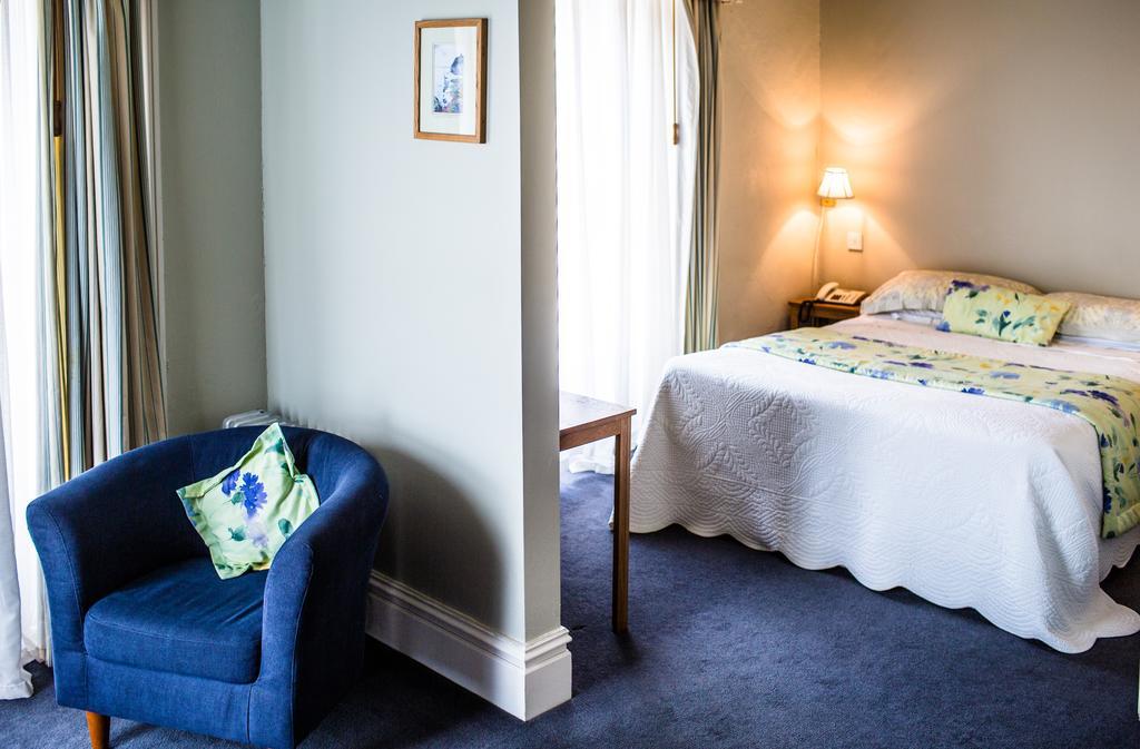 Byrnes Wine Dine Stay Ennistimon Chambre photo