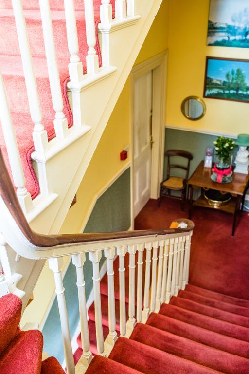 Byrnes Wine Dine Stay Ennistimon Chambre photo